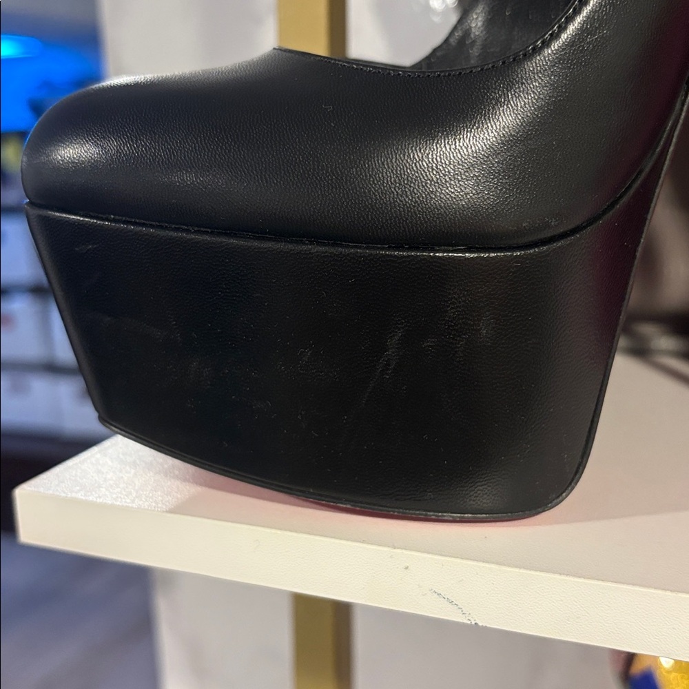 CHRISTIAN LOUBOUTIN
Dolly 160 leather pumps - Picture 14 of 15